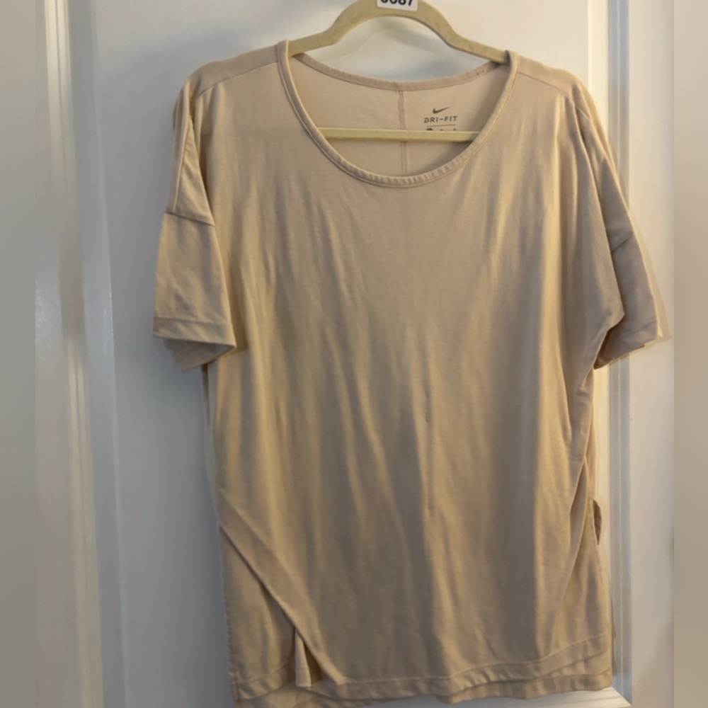 Nike Dri-FIT Woman’s Short-Sleeve Tee in Light Beige Sz Med